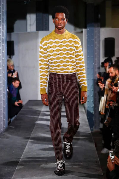 Look 7